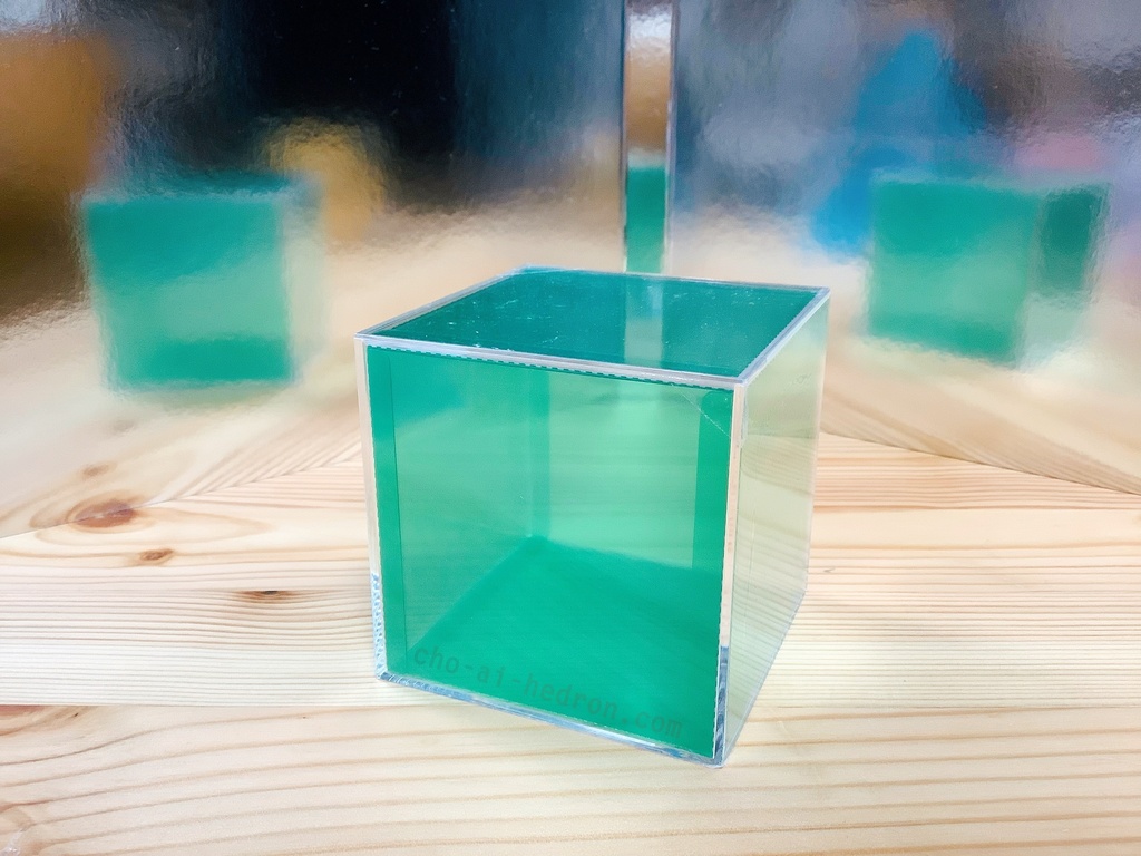 多面体オブジェ【立方体にすっぽり内接】