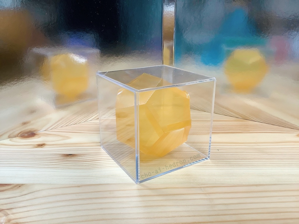 多面体オブジェ【立方体にすっぽり内接】