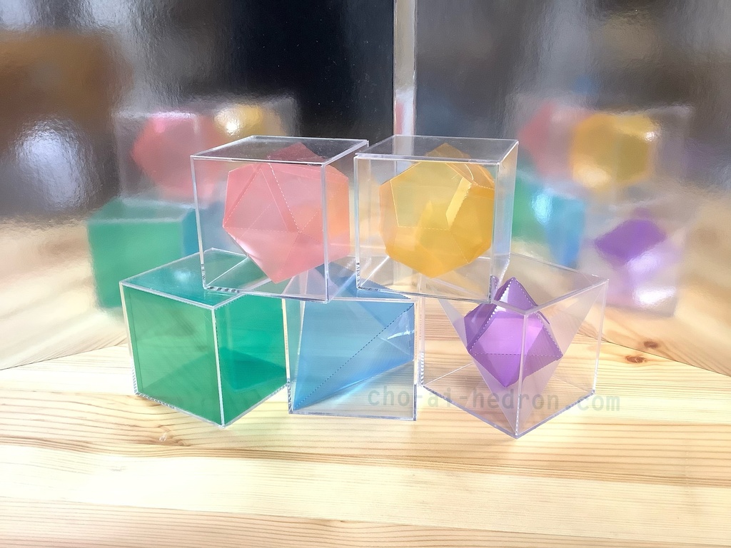 多面体オブジェ【立方体にすっぽり内接】