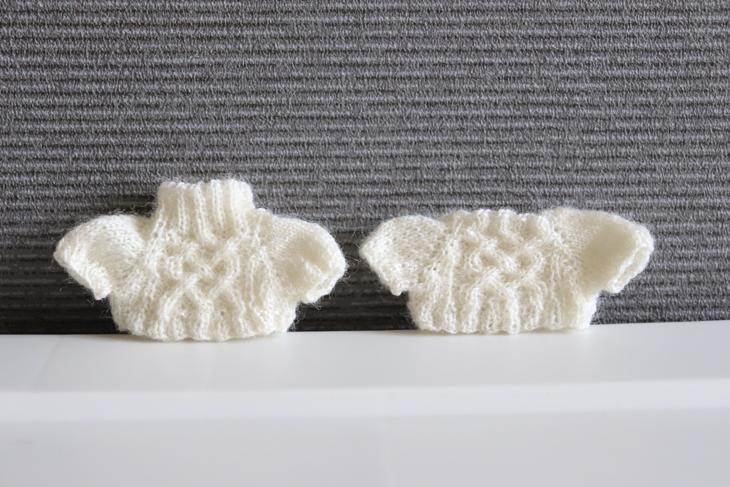 模様編みニットホワイト(2024.03.24.21:00〜)