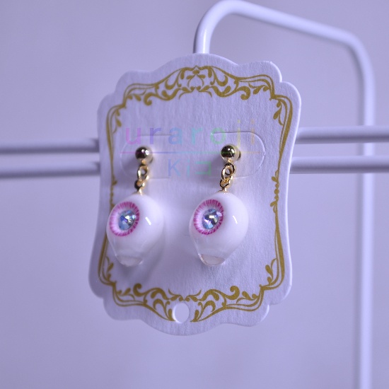 目玉ピアス