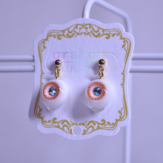 目玉ピアス