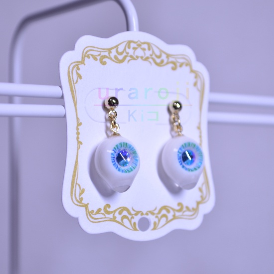 目玉ピアス