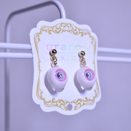 目玉ピアス