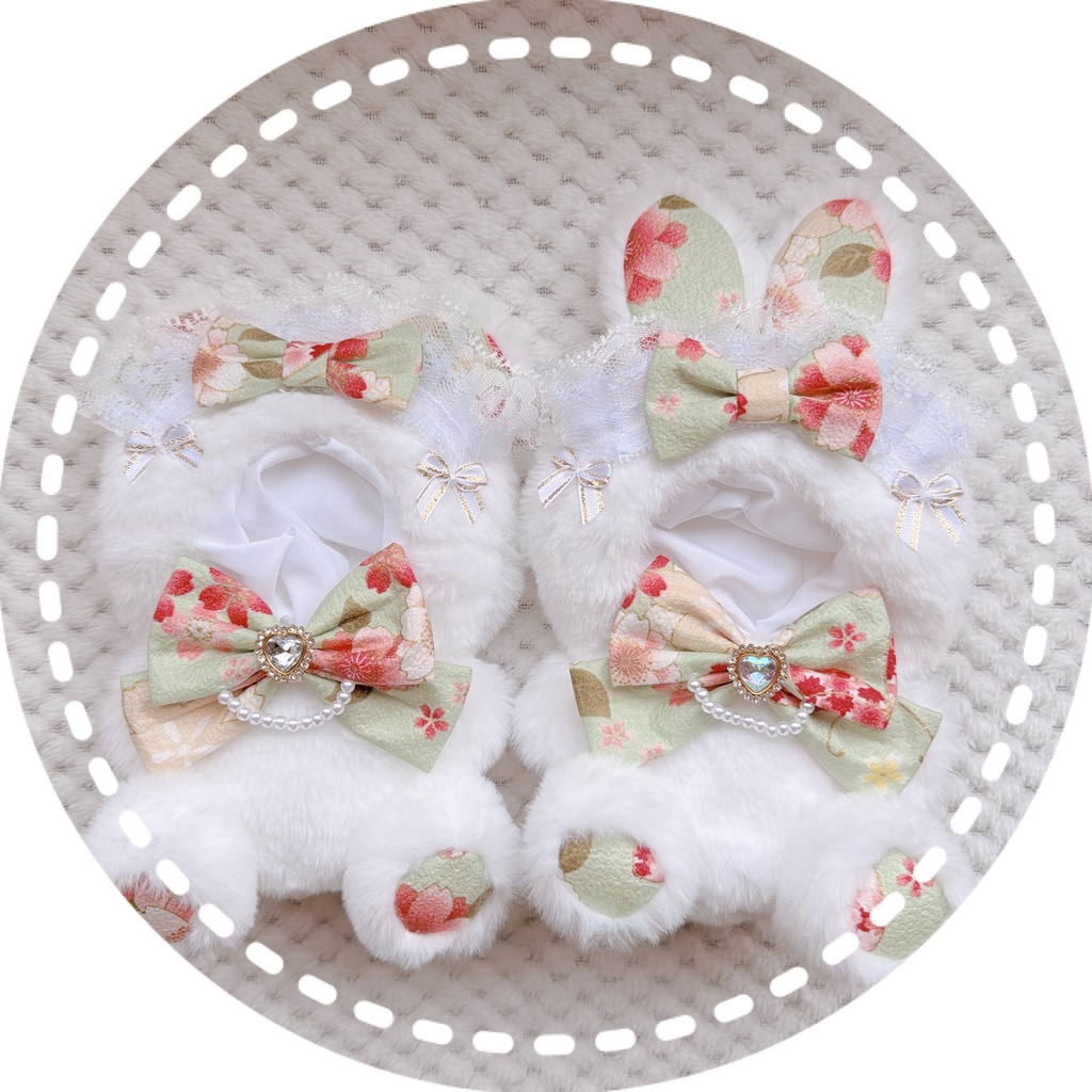 ๆฅใๅพ
ใค๐ธใใพใจใใใ