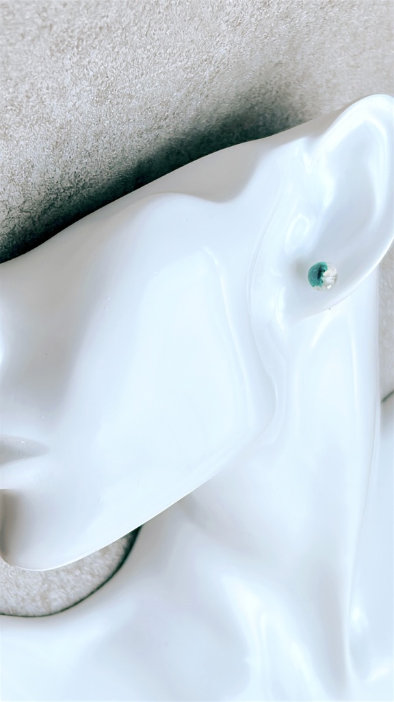 【オーシャンミスト】かすみそうの球体ピアス