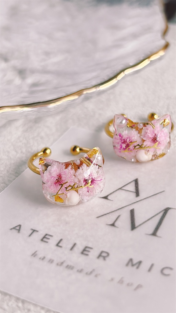 猫ちゃんモチーフかすみそうのレジンリングピンク