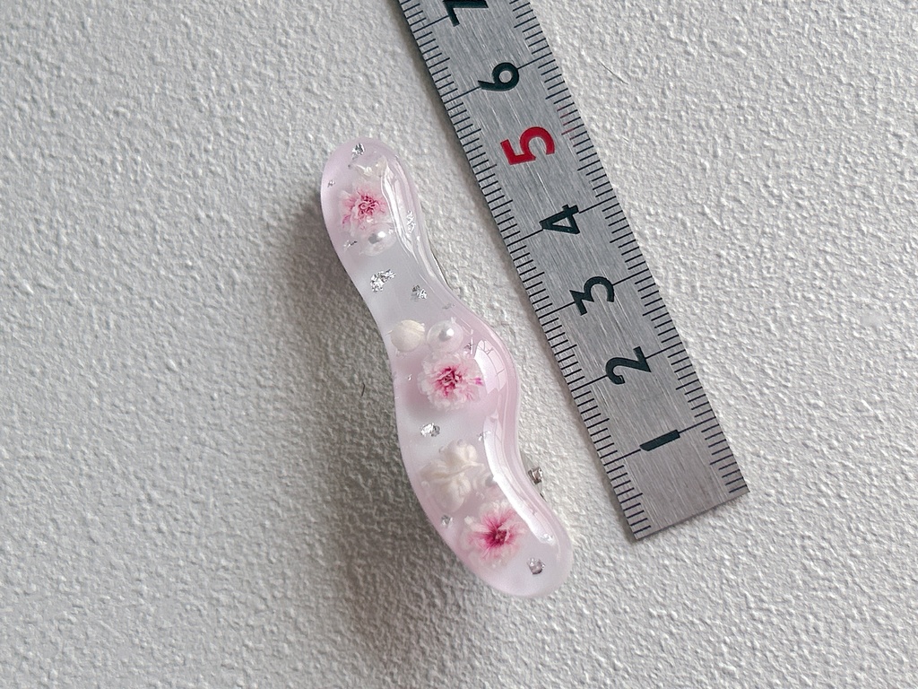 やさしい春色*ピンクのかすみ草レジンヘアクリップ