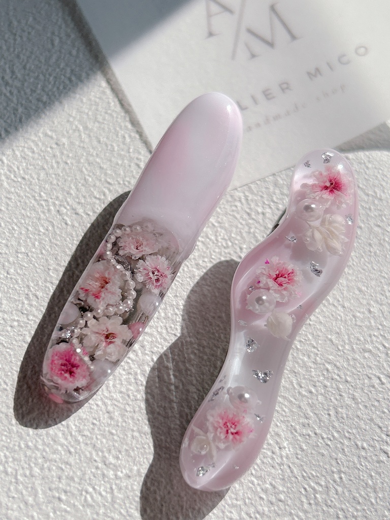 やさしい春色*ピンクのかすみ草レジンヘアクリップ