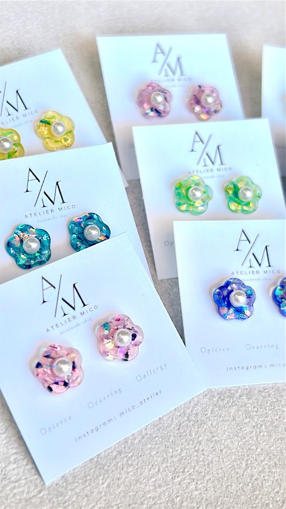 【再販】ドライフラワー入り小花ピアス(イヤリング)