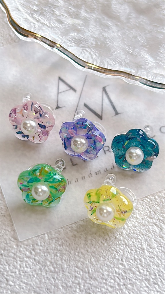 【再販】ドライフラワー入り小花ピアス(イヤリング)