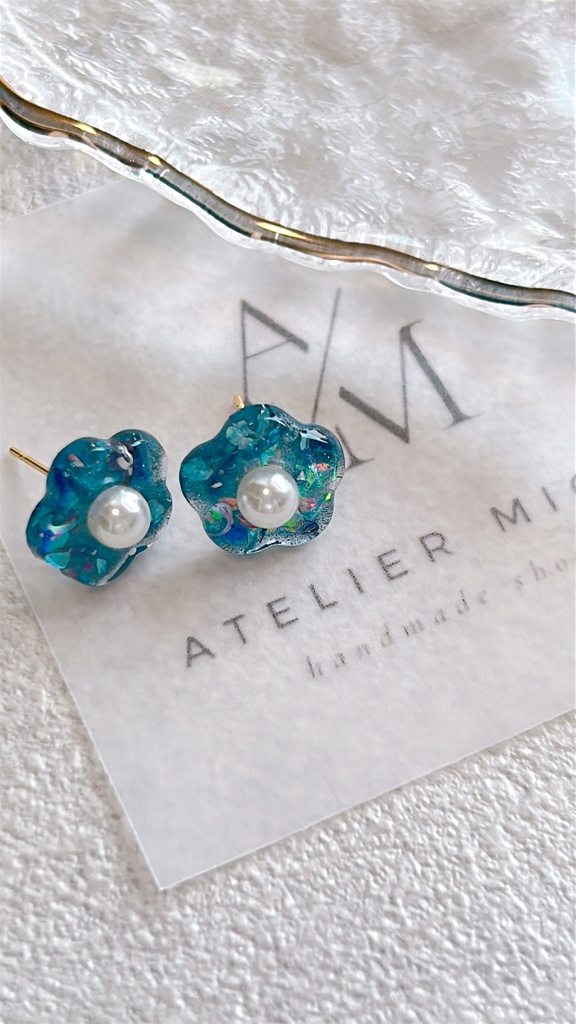 【再販】ドライフラワー入り小花ピアス(イヤリング)