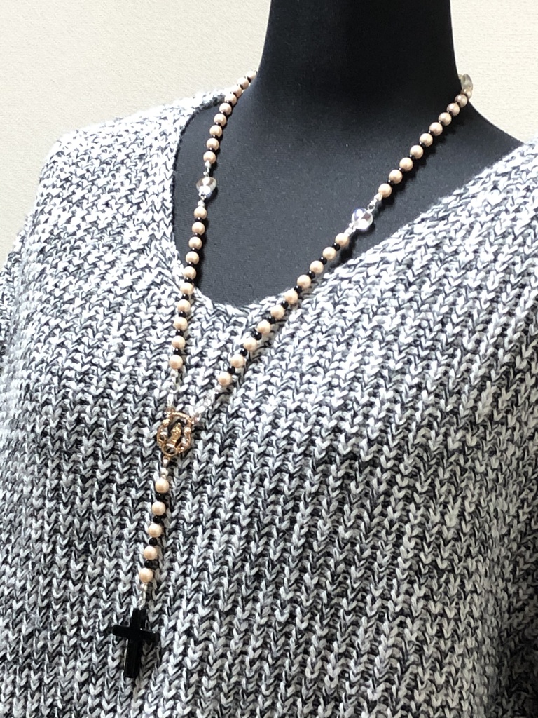 ロザリオ✳︎チェコガラスパール&オニキス十字架