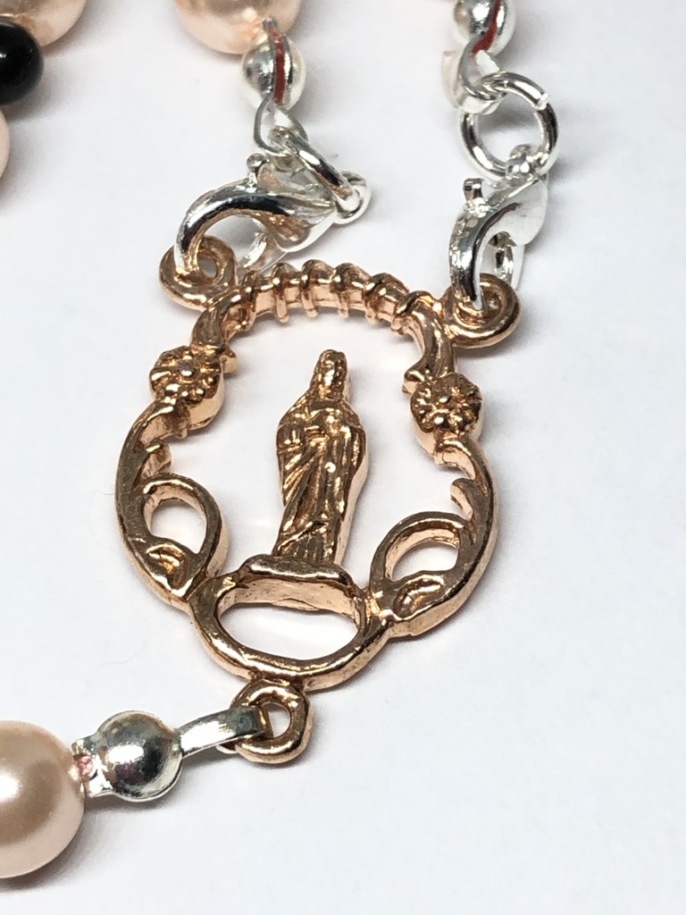 ロザリオ✳︎チェコガラスパール&オニキス十字架