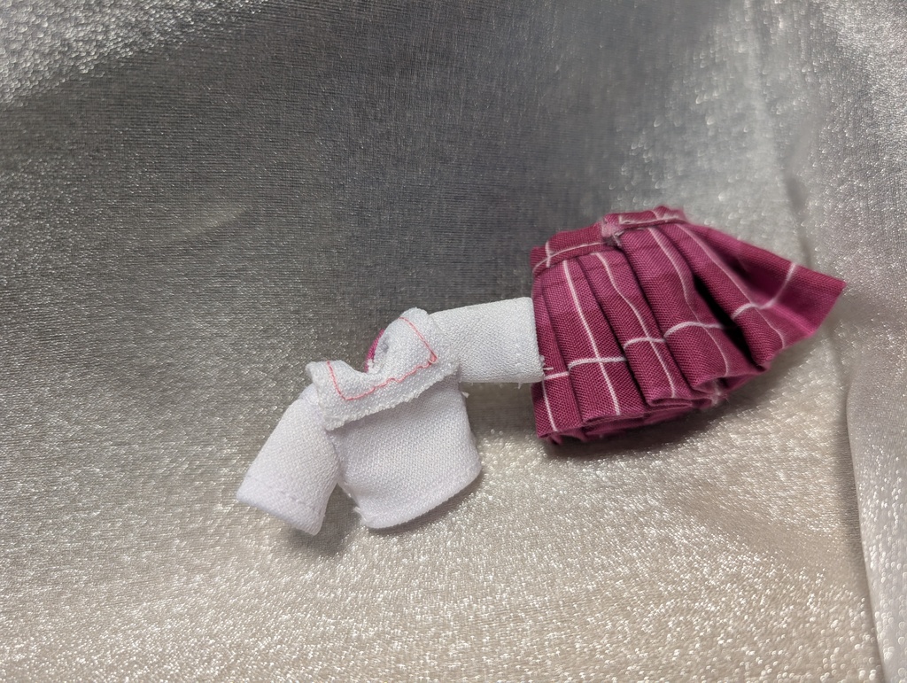 1/12ピコニーモR-Gドール用ピンクチェックセーラー服 アウトフィット