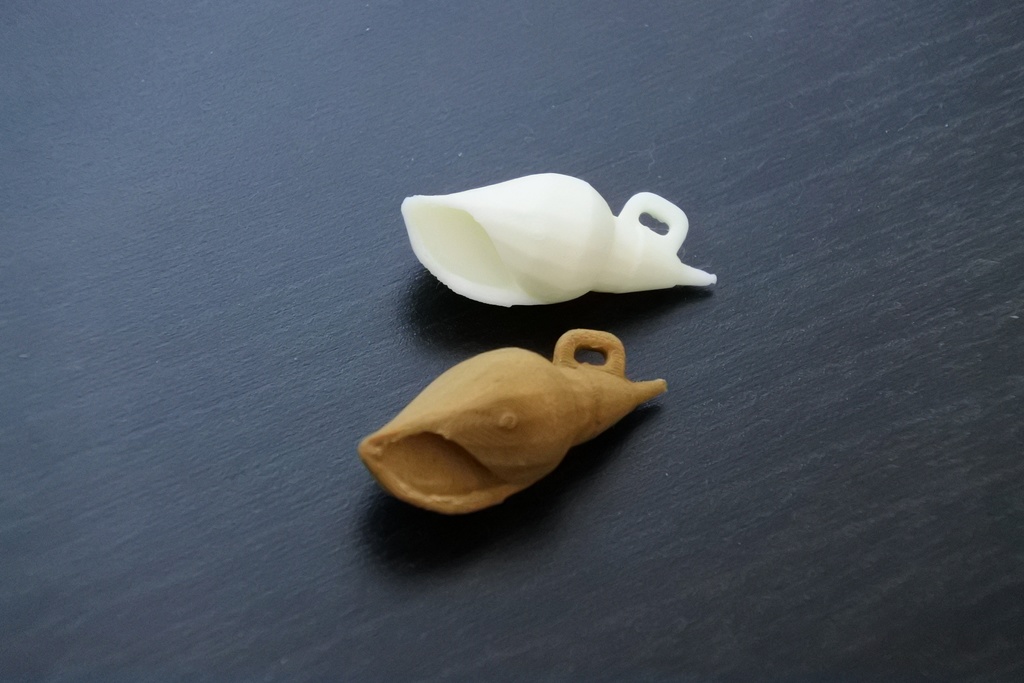 ミニチュア法螺貝 ストラップ