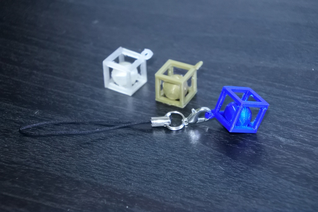 立方体アクセサリー ストラップ