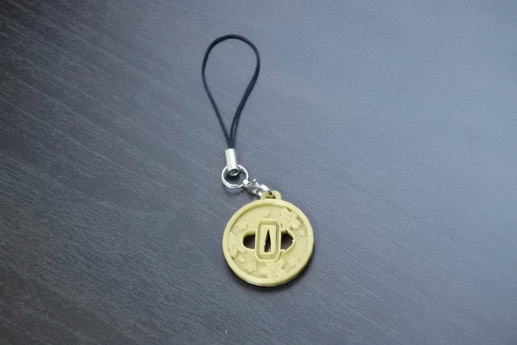 刀の鍔(つば) ストラップ