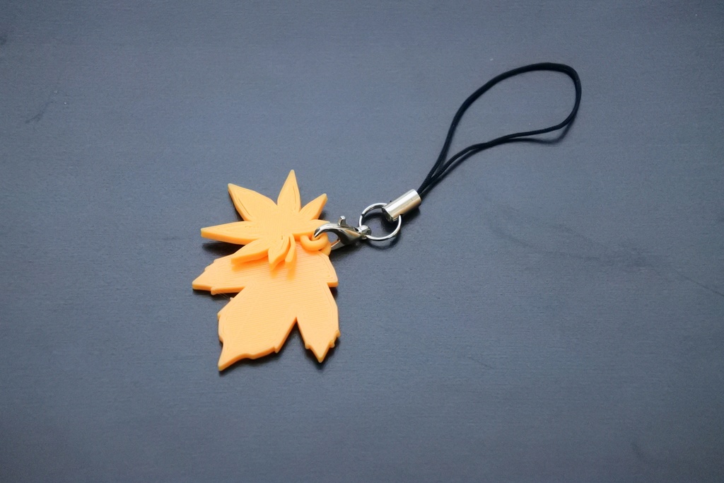 楓の葉 ストラップ