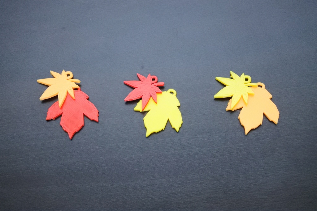 楓の葉 ストラップ