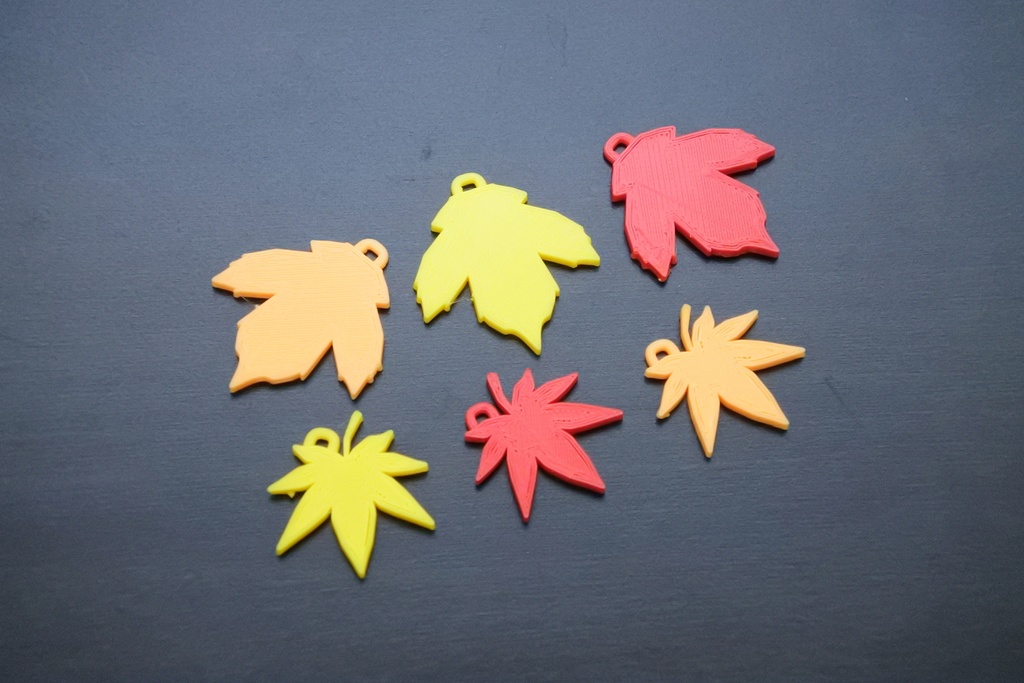 楓の葉 ストラップ