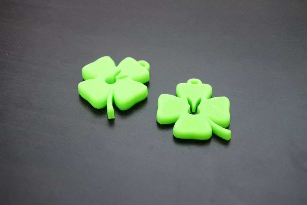 四つ葉のクローバー+ウサギ ストラップ