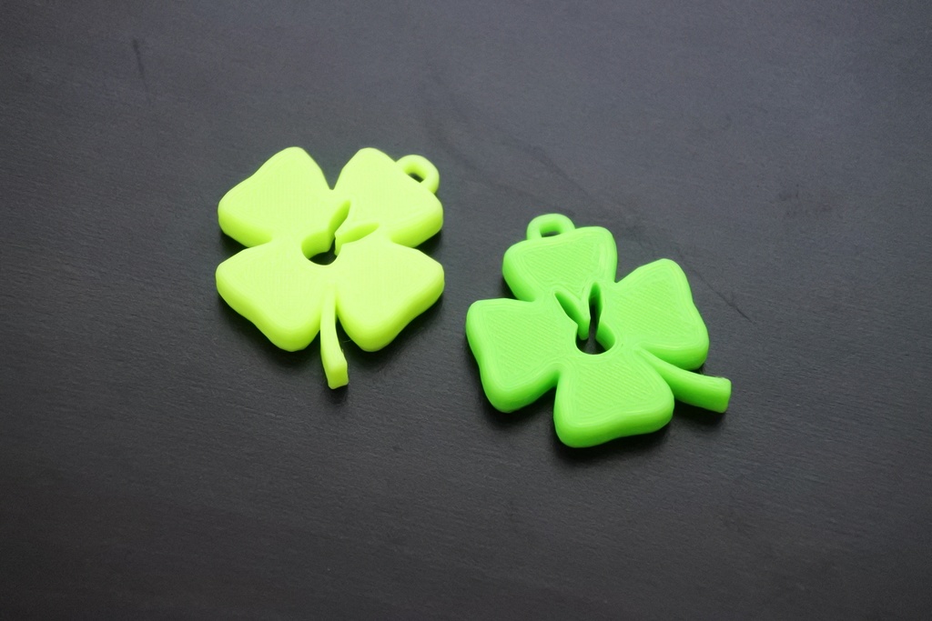 四つ葉のクローバー+ウサギ ストラップ