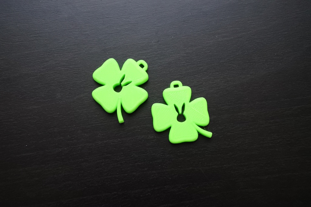 四つ葉のクローバー+ウサギ ストラップ