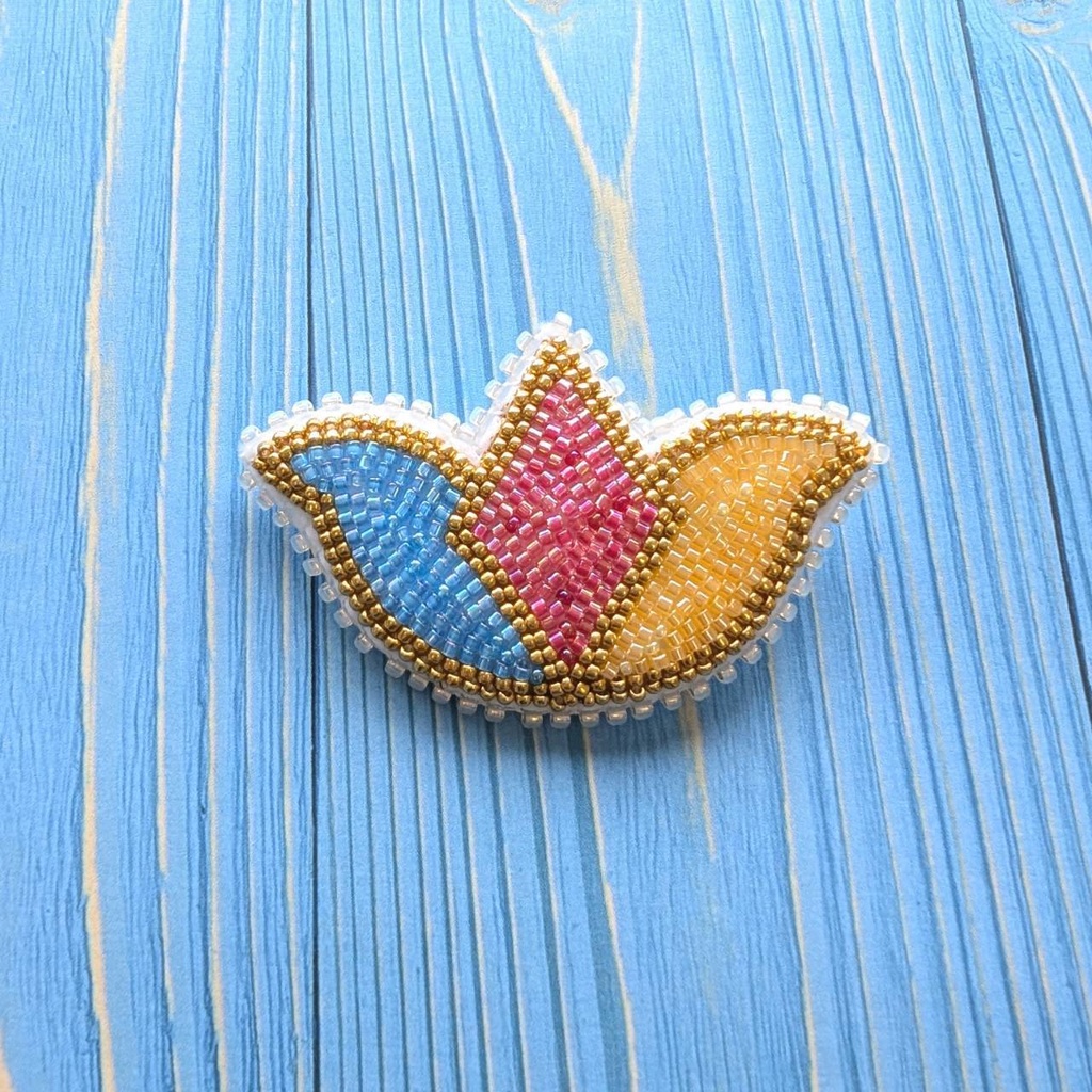 トライスター　イメージブローチ