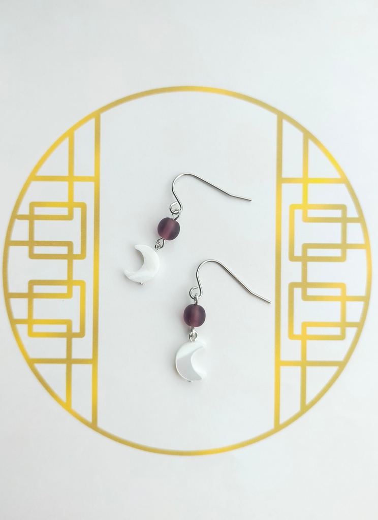 月の耳飾り(イヤリングに変更可能)