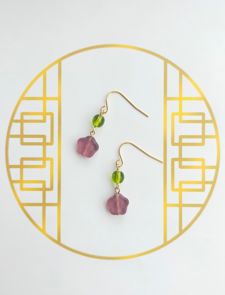 カタバミの壬猫耳飾り(イヤリングに変更可能)