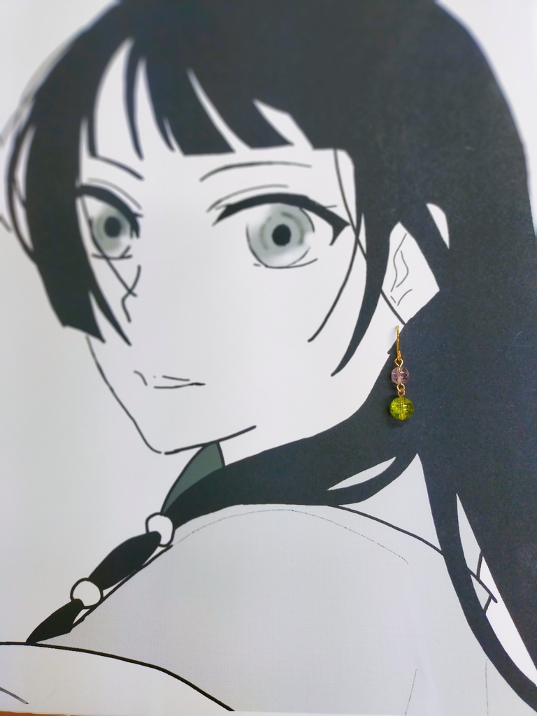 壬猫クラッシュビーズの耳飾り(イヤリングに変更可能)