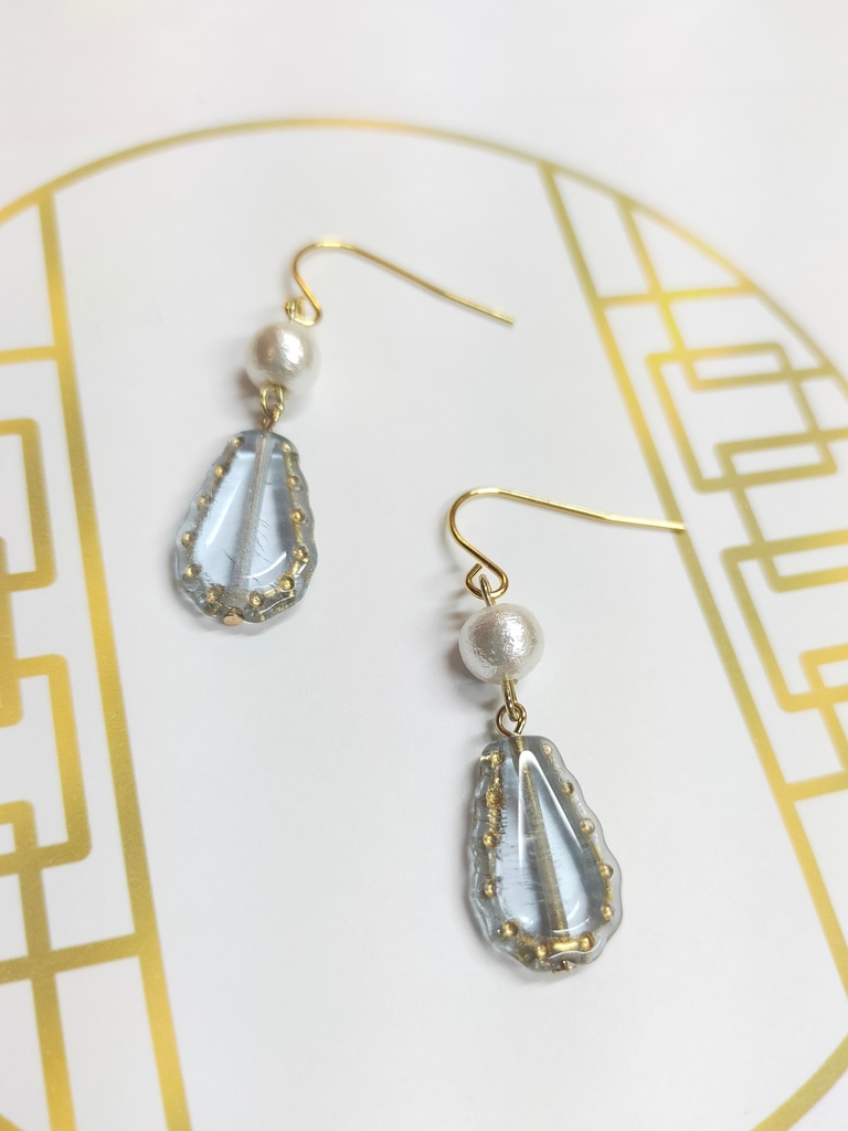 カラーチェンジ耳飾り(イヤリングに変更可能)