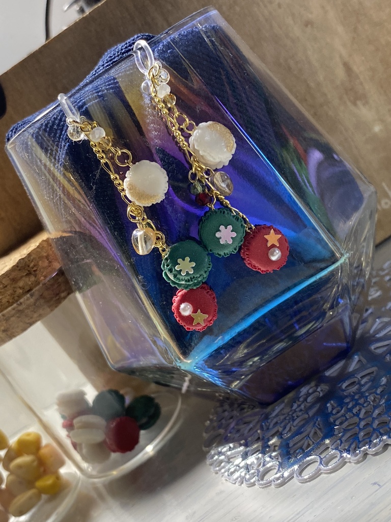 🎄クリスマス限定🎄クリスマスカラーミニマカロンイヤリング・ピアス
