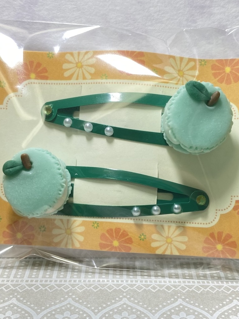 りんごマカロンのヘアピン(レッド、パープル)