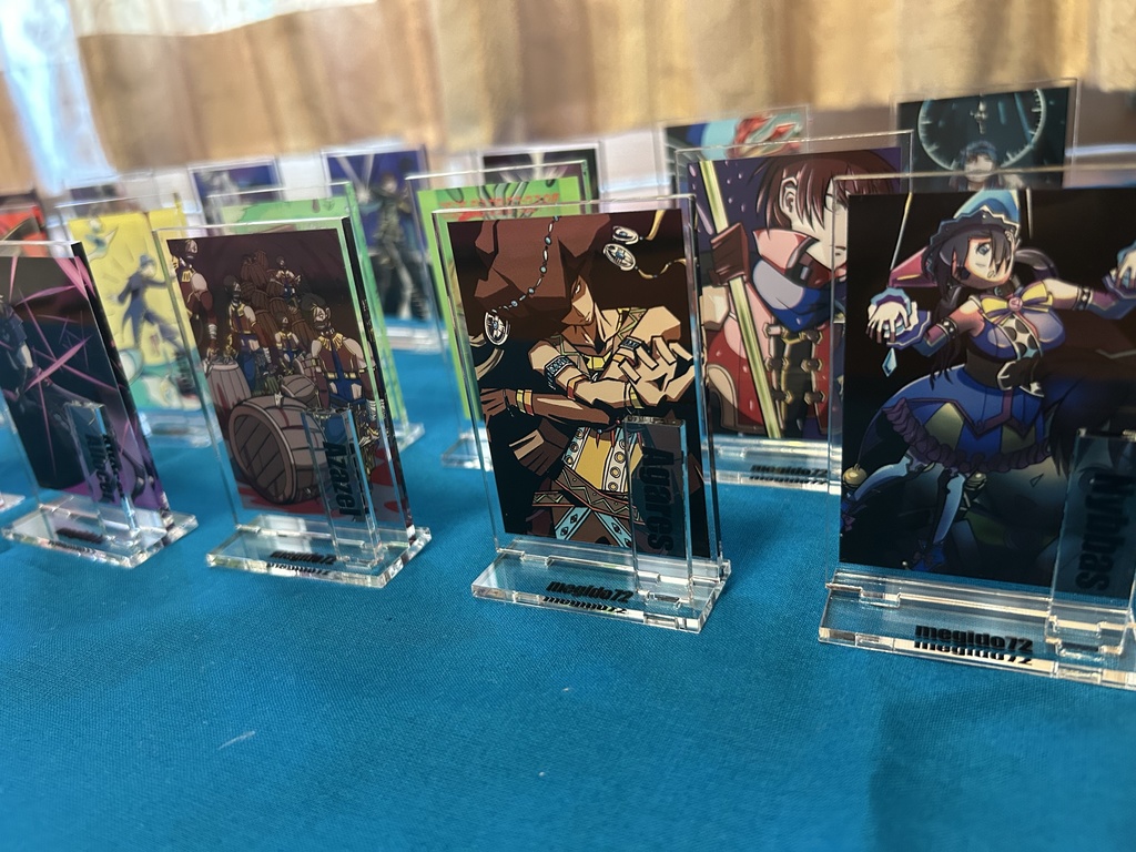 カードサイズアクリルスタンド