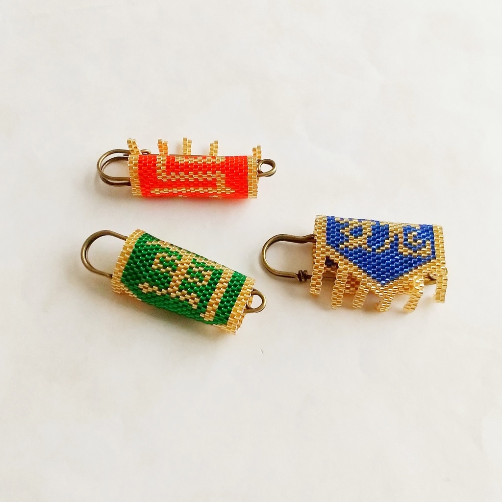 【ブローチ】三国志軍旗「魏」