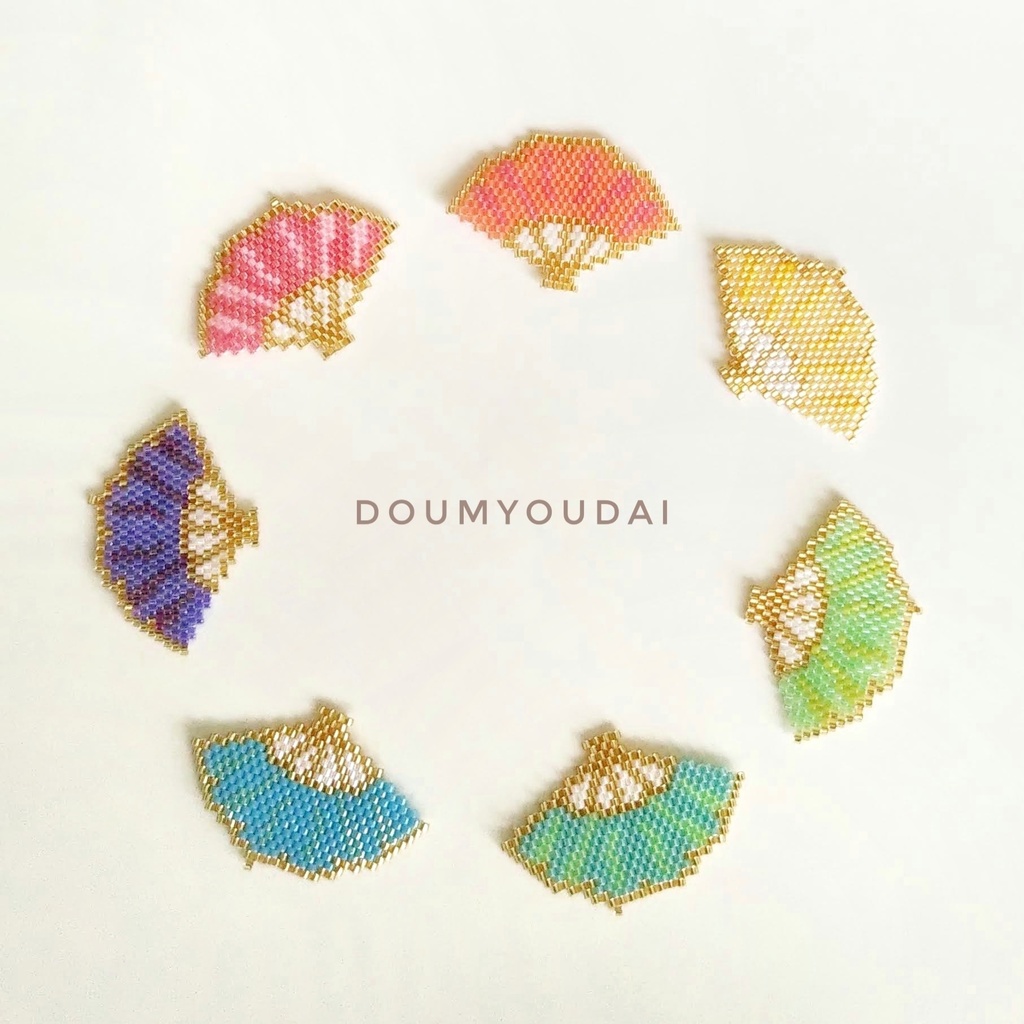 7色から選べる カラフルな扇 ピアス イヤリング 銅猫台 Booth 7色から選べる カラフルな扇 ピアス イヤリング 銅猫台 Booth