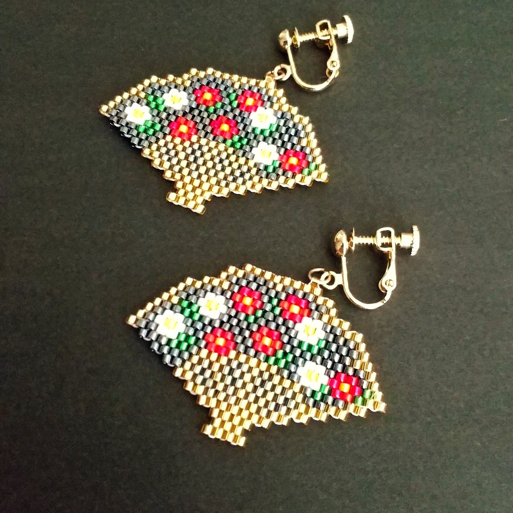 扇・寒椿 イヤリング / ピアス