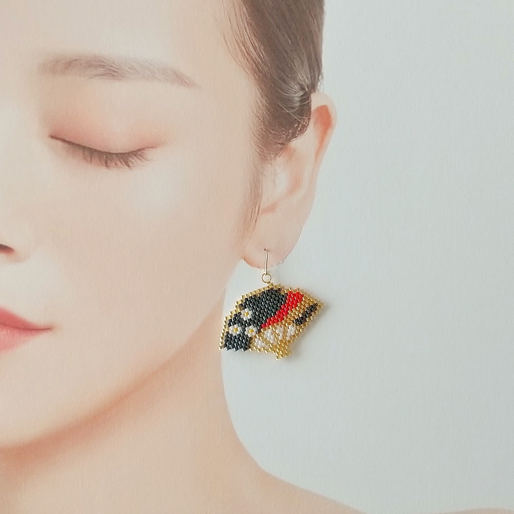 扇・白椿 イヤリング / ピアス