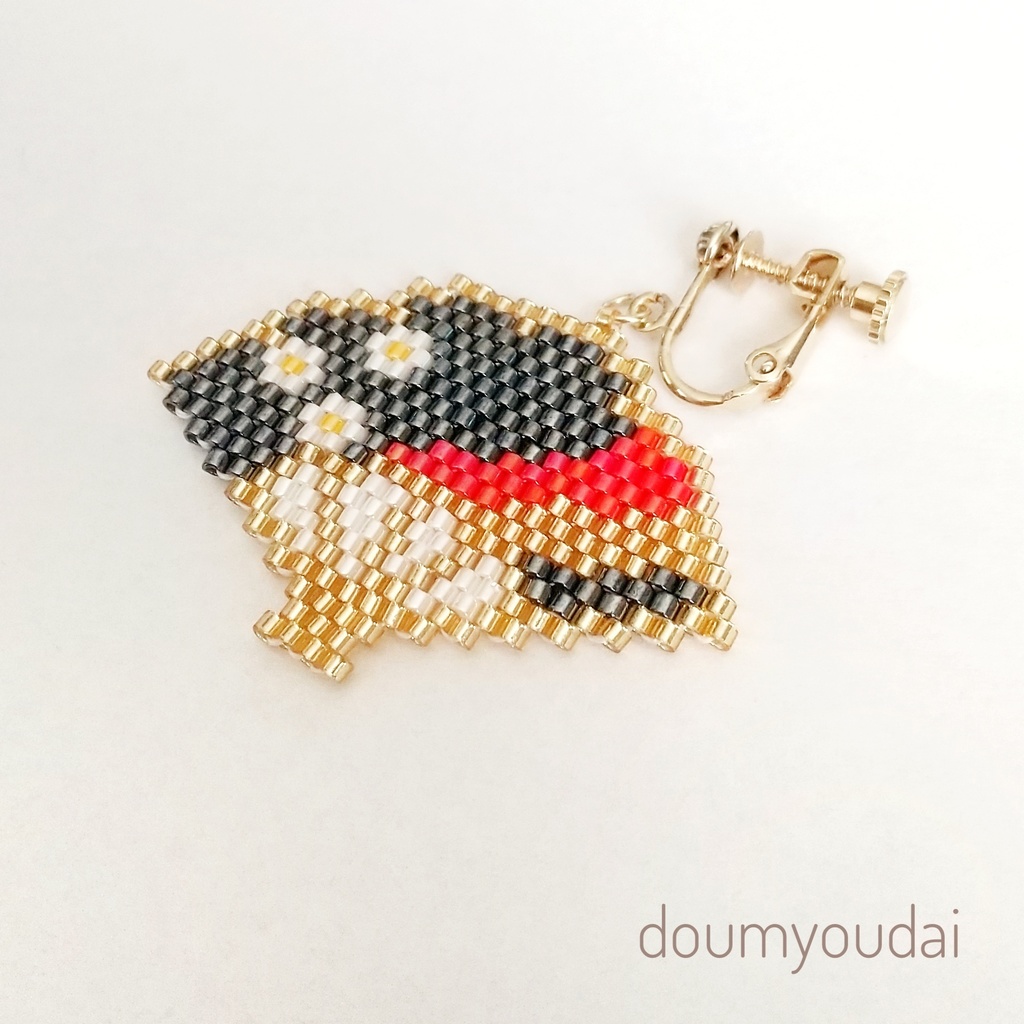 扇・白椿 イヤリング / ピアス