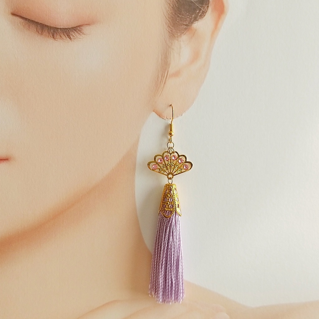 美しい姉妹の耳飾り