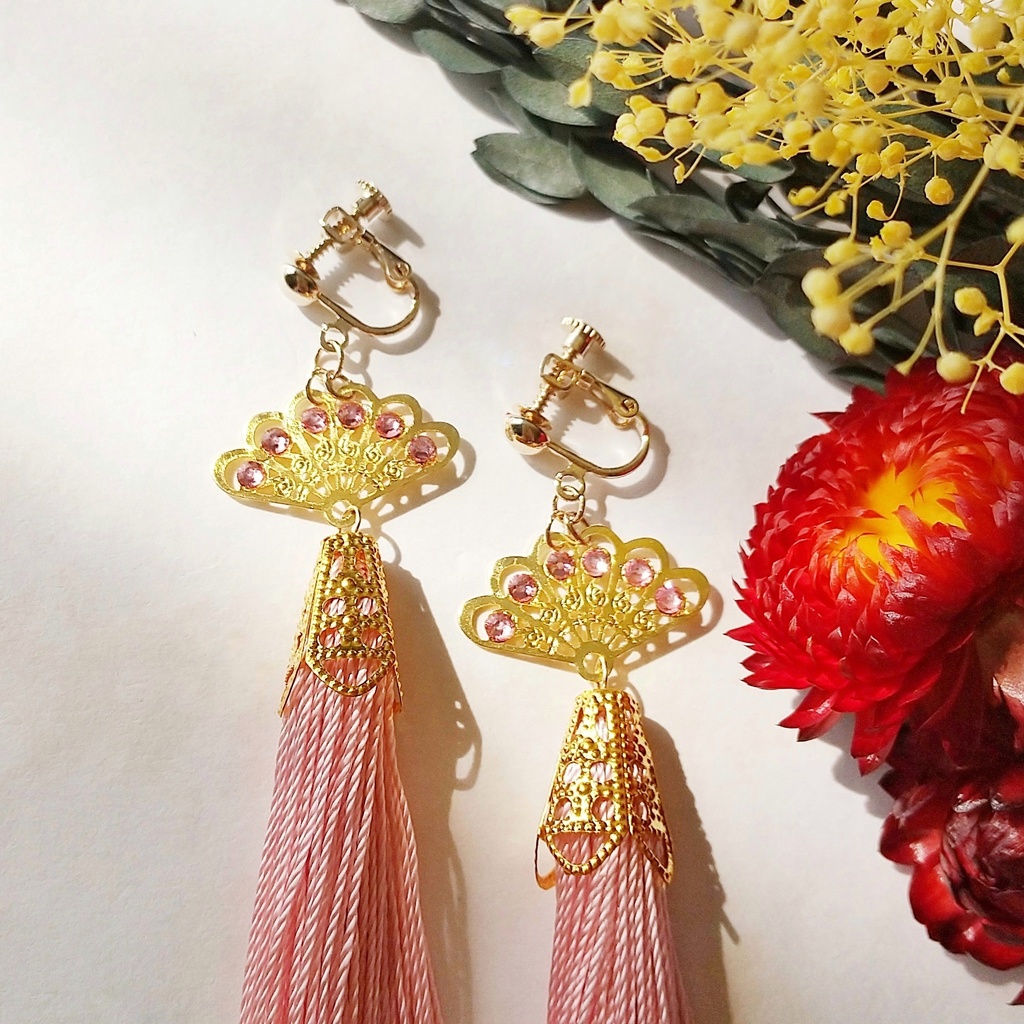 美しい姉妹の耳飾り