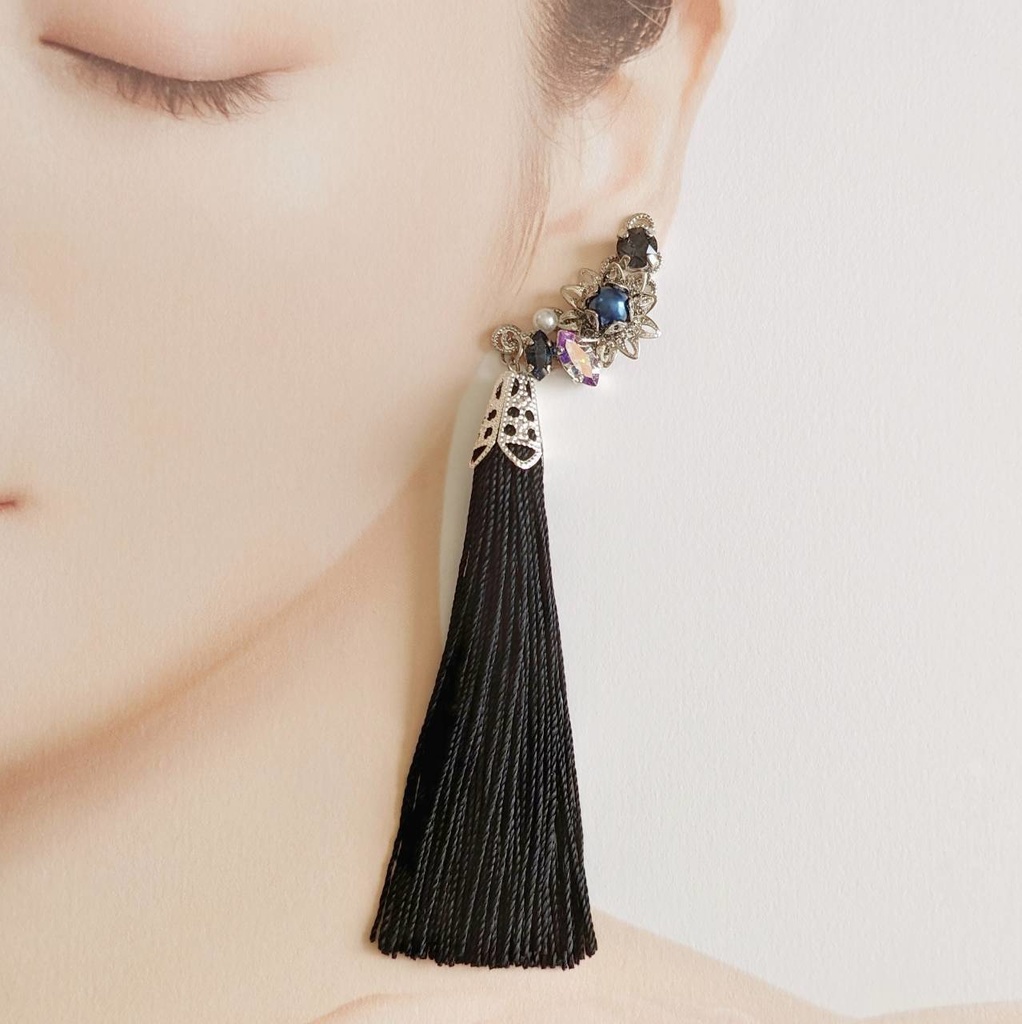 天姿秀出の耳飾り