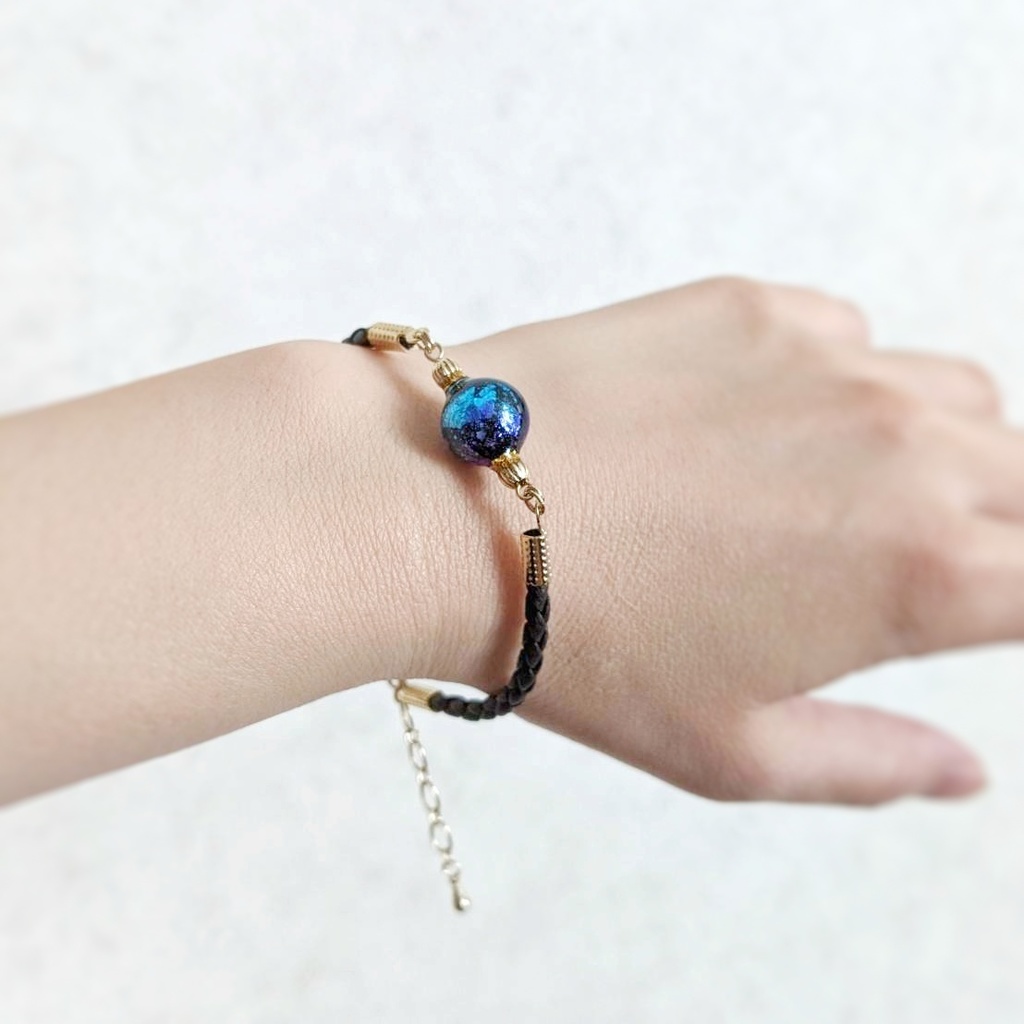 悲劇の夫妻の腕飾り