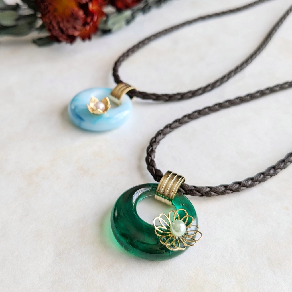 古(いにしえ)の皇后の首飾り