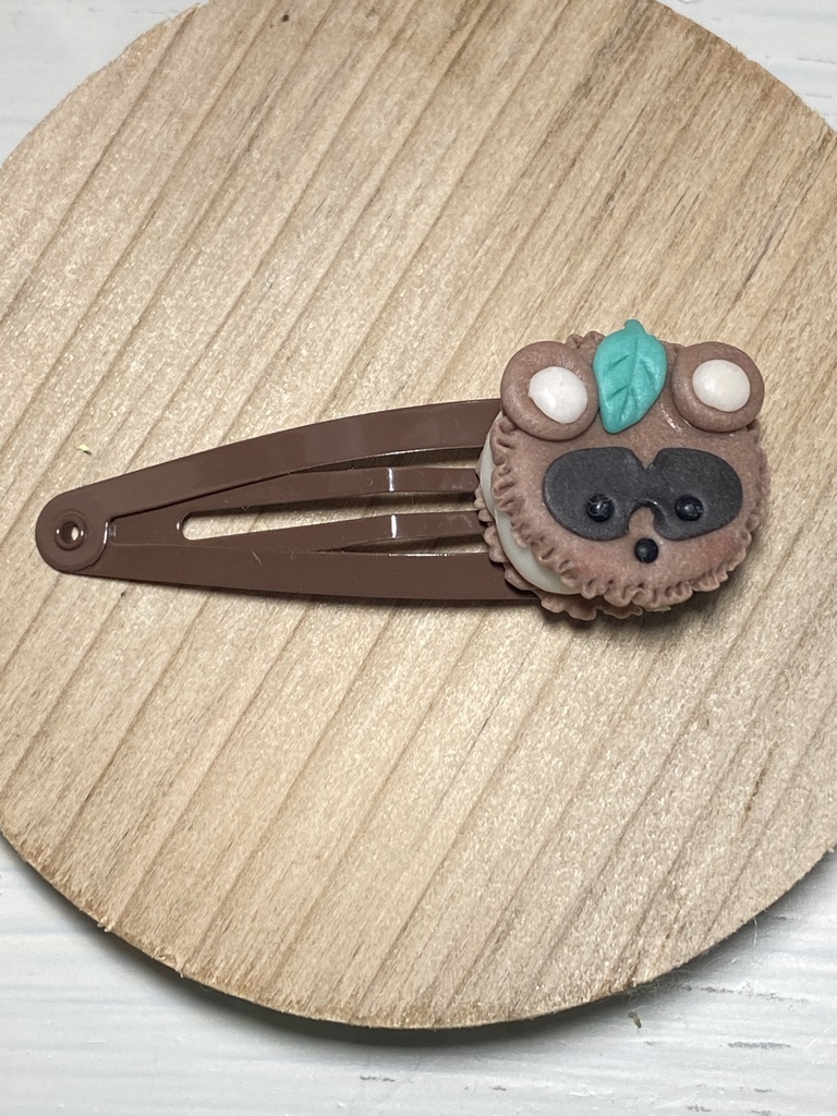 たぬきマカロンヘアピン