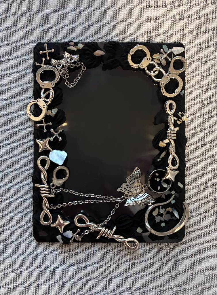 B8トレカケースデコ　ブラック