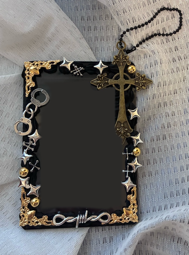 B8 トレカケース　チェーン付き