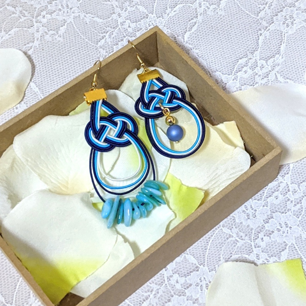 アシンメトリ水引ピアス